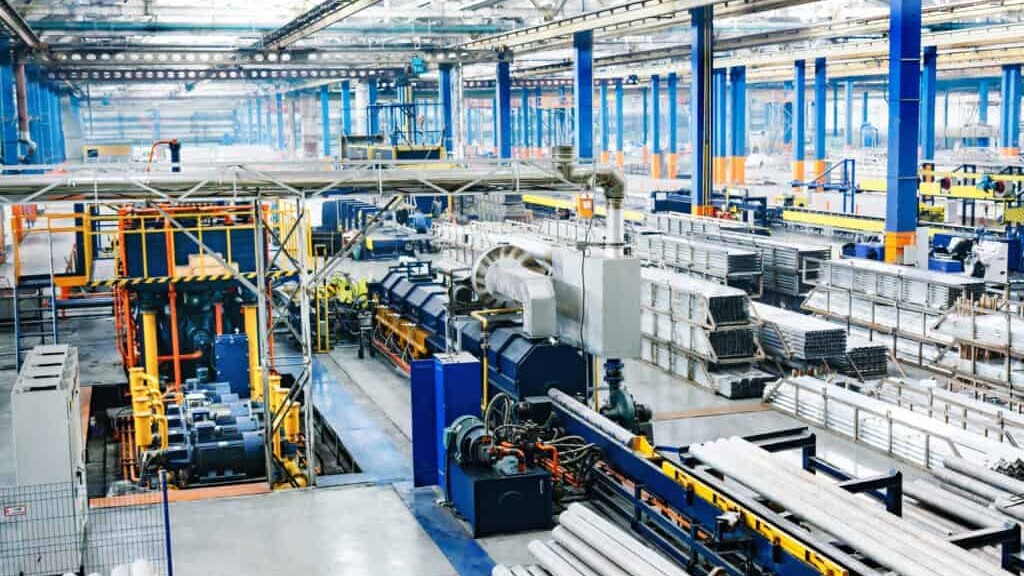 manufacturing warehouse using software data to control operations